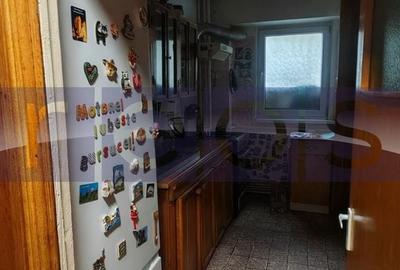 Apartament cu 4 camere semidecomandat în Tineretului - 3