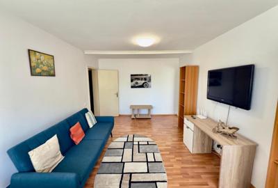 Apartament cu 2 camere semidecomandat, mobilat în P-ța Universității