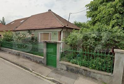 Apartament cu 3 camere decomandat în Cantemir
