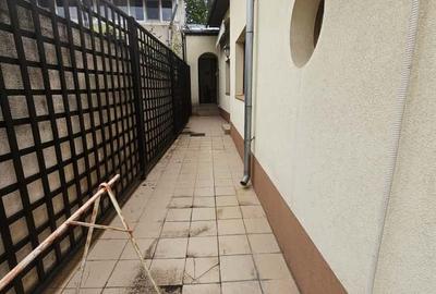 Casă 3 camere de închiriat, zona Centrală–ideală pentru salon/birouri - 15