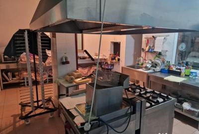 Spațiu comercial, de 300 mp, în 1 Mai - 3