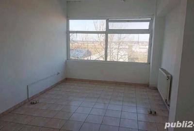 Spațiu comercial, de 100 mp, în Central - 3