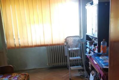 Apartament cu 3 camere decomandat în 1 Mai - 10