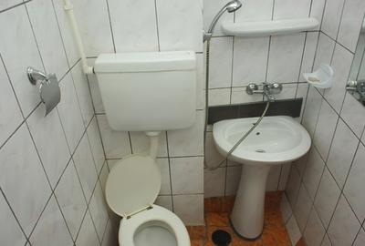 Casă cu Teren 268 Mp în Central - 3