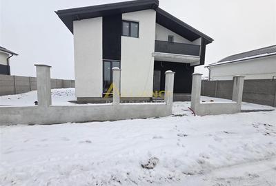 Casă individuală cu 4 camere cu Teren 370 Mp în Berceni - 1