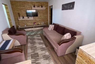 Apartament cu 3 camere semidecomandat în Central - 3