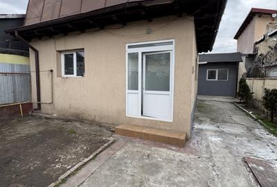 Casă individuală cu 4 camere cu Canalizare în B-dul București - 2