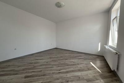 Casă cu 4 camere în Central - 8