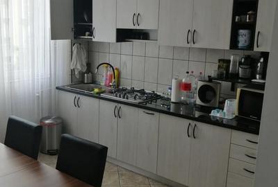 Apartament cu 4 camere decomandat în Cantemir - 4