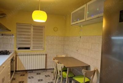 Apartament cu 3 camere decomandat în Central - 1