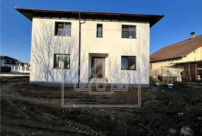Duplex cu 5 camere cu Teren 420 Mp în Șelimbăr - 2