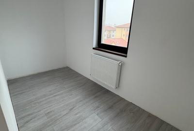Apartament cu 3 camere decomandat în Energia - 16