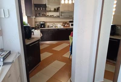 Casă cu 5 camere cu Teren 1000 Mp în Luna - 18