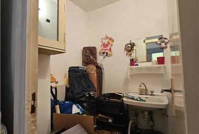 Apartament cu 3 camere decomandat, mobilat în Micro IV - 8