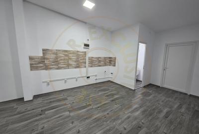 Spațiu comercial, de 40 mp, în Central - 5