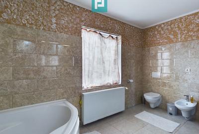 Casă cu 5 camere cu Teren 439 Mp în Central - 8