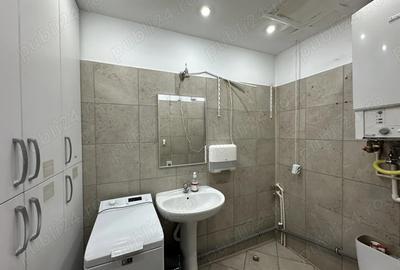 Apartament cu 5 camere semidecomandat, mobilat în Armeneasca