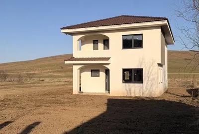Casă individuală cu 4 camere cu Teren 500 Mp în Dezmir