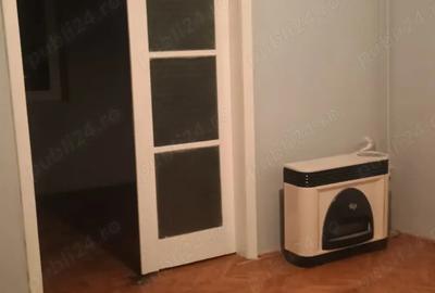 Vand apartament 2 camere , caramida, et 2 din 2, pod ofertant ,pivnita , curte cu multa verdeata - 3