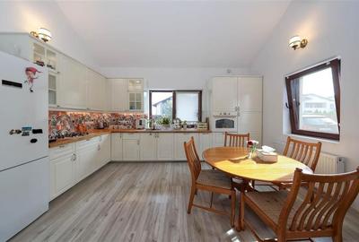 Vila cocheta, facilitati valoroase, strada asfaltata, intimitate: Tur LIVE! Vila cocheta, facilitati valoroase, strada asfaltata, intimitate: Tur LIVE! - 3