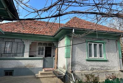 Casă cu 4 camere în Central - 2