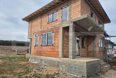 Vila noua de vanzare la intrare in Corunca - 9