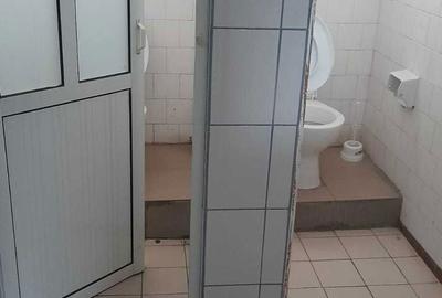 Spațiu comercial, de 290 mp, în Central - 4