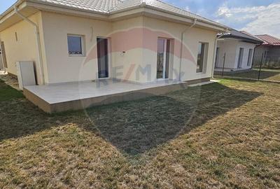 Casa / Vila cu 4 camere de vanzare - 13