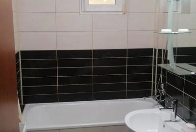 Apartament cu 3 camere semidecomandat în Central - 1