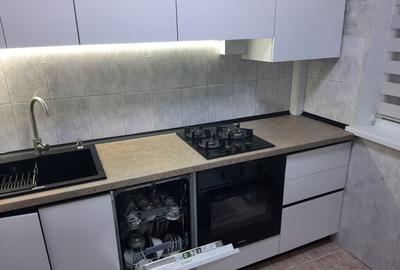 Apartament cu 2 camere decomandat în Văcăresti - 1
