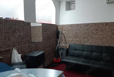 Spațiu comercial, de 50 mp, în Central - 3
