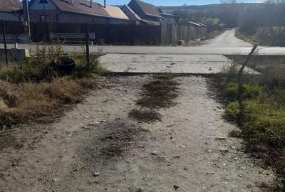 Teren de 1280 mp, în Alămor - 2