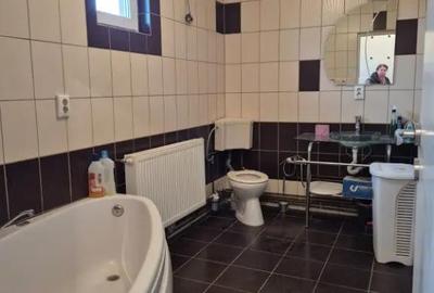 Casă cu 2 camere cu Teren 700 Mp în Săsar