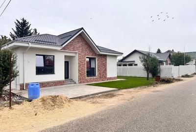 Casa - 4 camere - Canalizare/Apa - Asfalt - Gaze/Curent - Darza Crevedia - 1