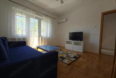 Apartament cu 3 camere semidecomandat în Central - 16