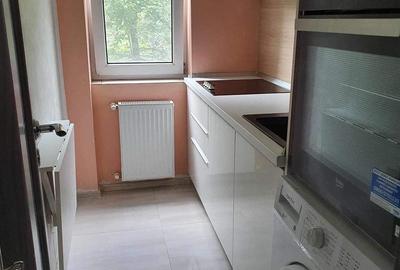 Garsonieră decomandată în Gorjului