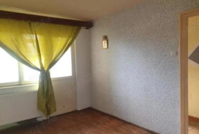 De vanzare apartament doua camere semidecomandat zona Micro 40 ,etajul 4 - 4