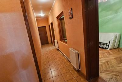 Casă cu 4 camere în Democrației - 12