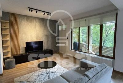 Apartament cu 5 camere semidecomandat, mobilat în Gruia
