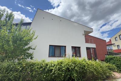 Casă individuală cu 5 camere în Uverturii
