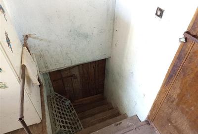 Casă individuală cu 5 camere cu Teren 1439 Mp în Iam - 34