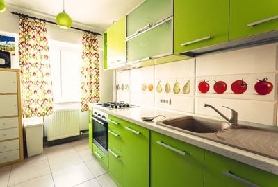 Decebal ,Calea Calarasilor  ,  3 minute metrou Piata Muncii - 22