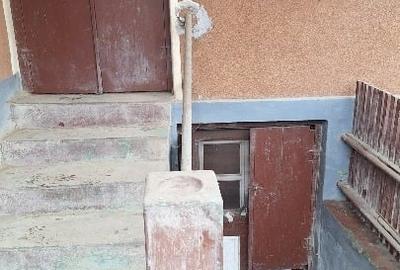 Casă individuală cu 3 camere cu Canalizare în Central - 9