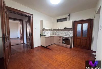Apartament cu 3 camere decomandat în Terezian