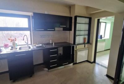Apartament cu 4 camere în Victoriei - 1