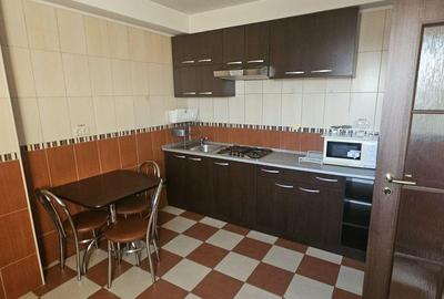 Spațiu comercial, de 902 mp, în Central - 7