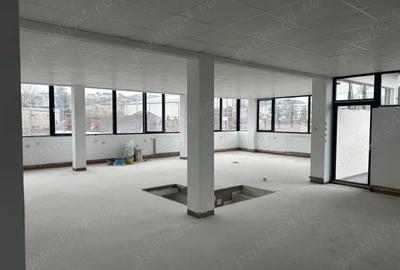 Spațiu comercial, de 180 mp, în Central - 1