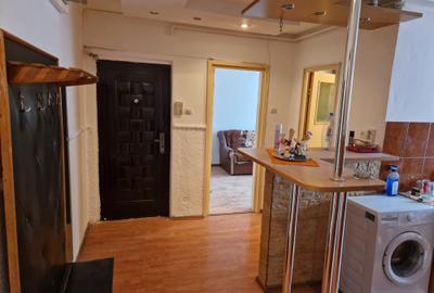 Apartament cu 2 camere decomandat, mobilat în Electroprecizia