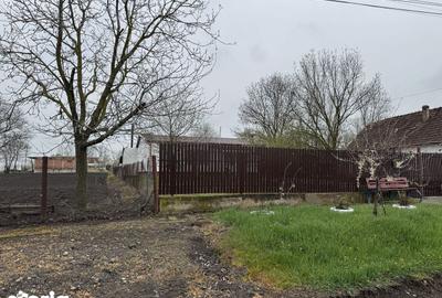 Casă cu 2 camere cu Teren 1000 Mp în Chevereșu Mare - 1