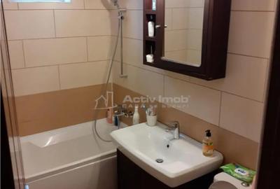 Apartament cu 3 camere semidecomandat în Moroasa 1 - 3